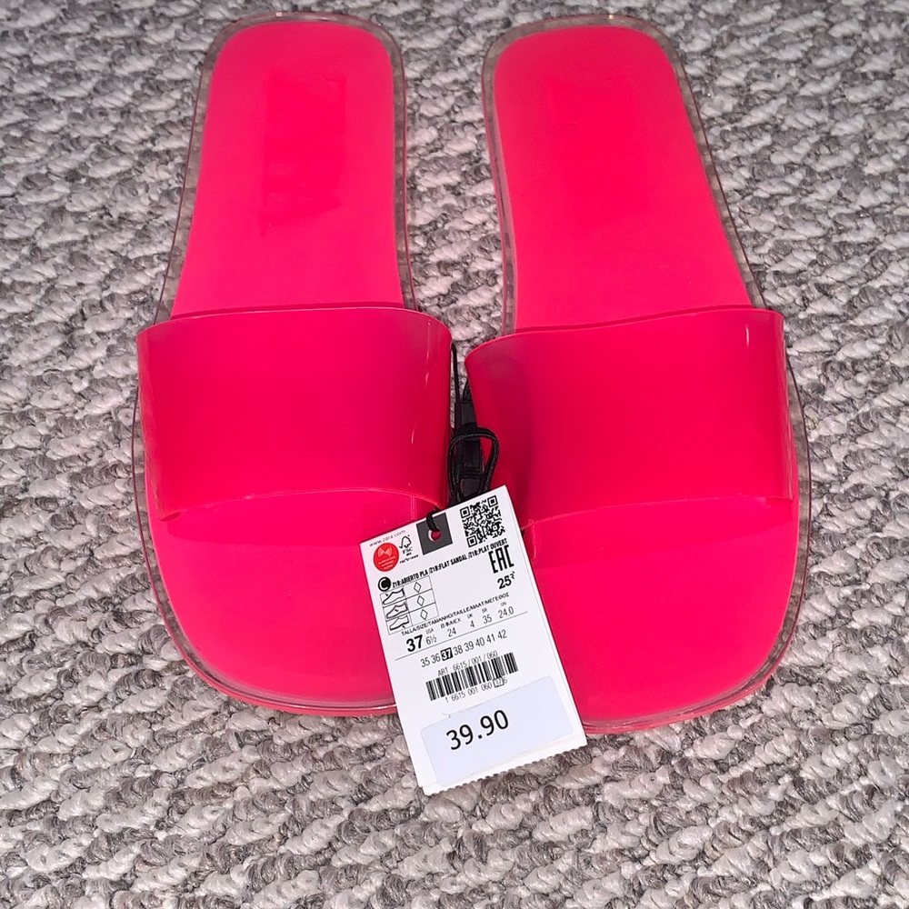 Brand New Zara slides size 6 1/2